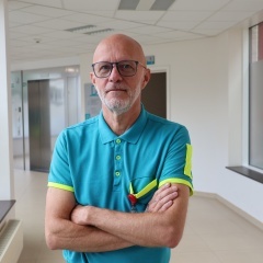 Dr. Kris Permentier