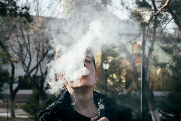 Ook vapen schaadt de gezondheid